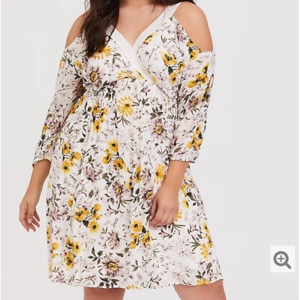 Torrid Ivory Floral Cold Shoulder Sunflower Skater Dress Sz 4X Plus Size